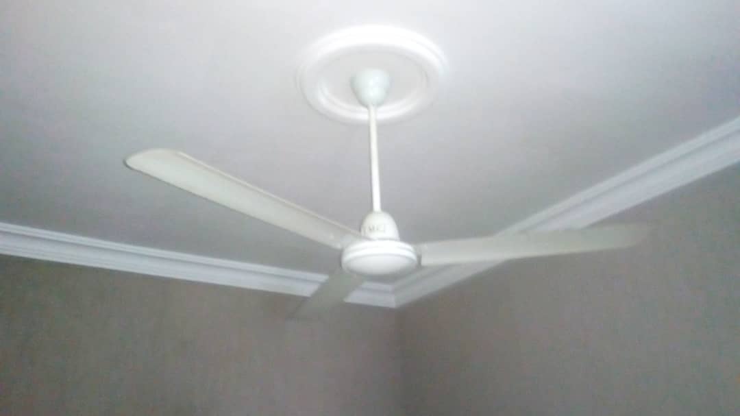 N° 4292 :
                            Immeuble commercial à louer , Adidogome, Lome, Togo : 100 000 XOF/mois